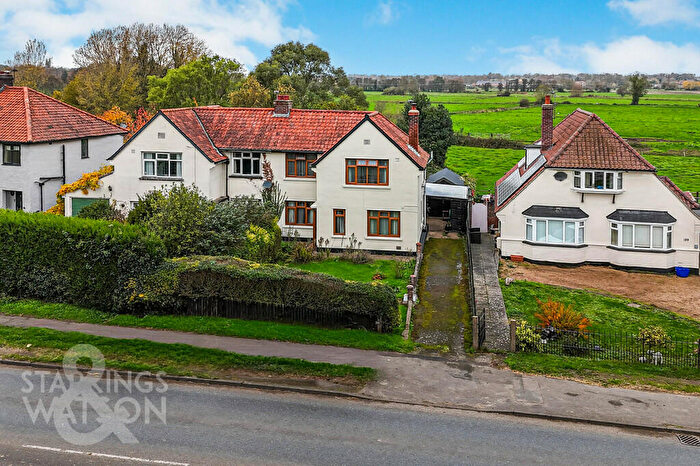 2 Bedroom Semi-Detached House For Sale In Beccles Road, Bungay, NR35
