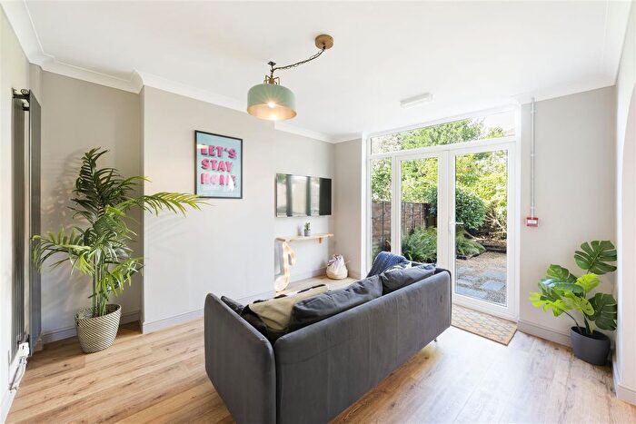 6 Bedroom Property To Rent In Braemar Crescent, Bristol, BS7