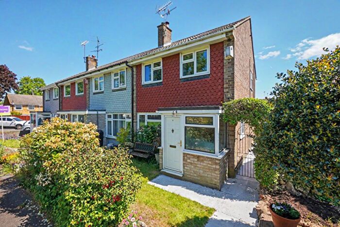 3 Bedroom End Of Terrace House For Sale In Monmouth Close, Rainham, ME8