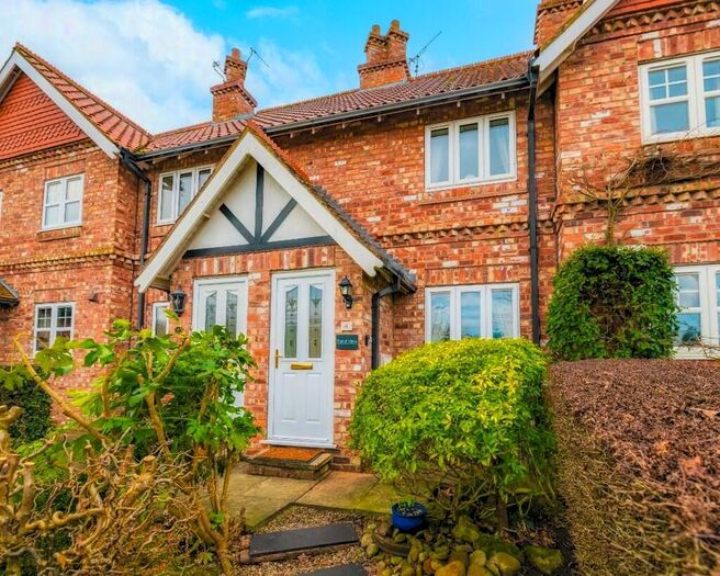 2 Bedroom Cottage For Sale In Carrs Meadow, Escrick, York, YO19