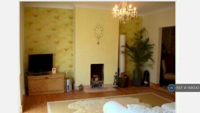 1 Bedroom Flat To Rent In Cliff Road, Roedean, Brighton, BN2