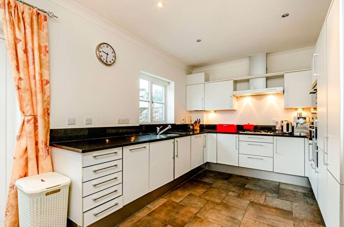 3 Bedroom Property For Sale In Revelstoke Road, Southfields, London, SW18