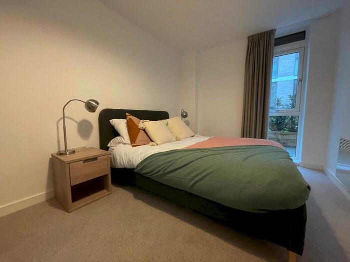 2 Bedroom Flat To Rent In The Priory Queensway, Birmingham, B4