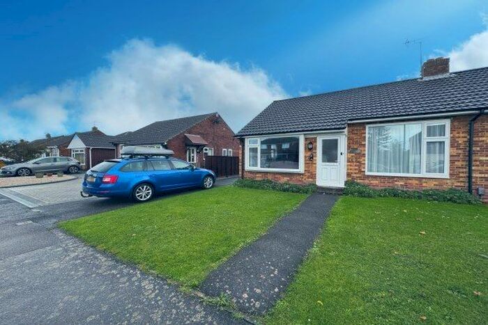 2 Bedroom Bungalow To Rent In Burnt House Lane, Fareham, PO14