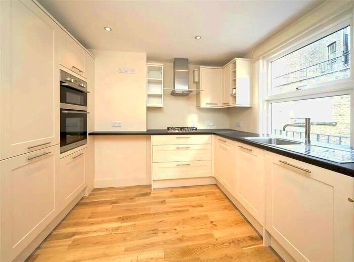 3 Bedroom Maisonette To Rent In Dove Mews, London, SW5