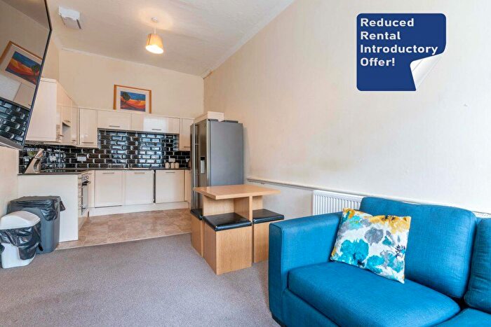 4 Bedroom Flat To Rent In P – High Street, Edinburgh, EH1