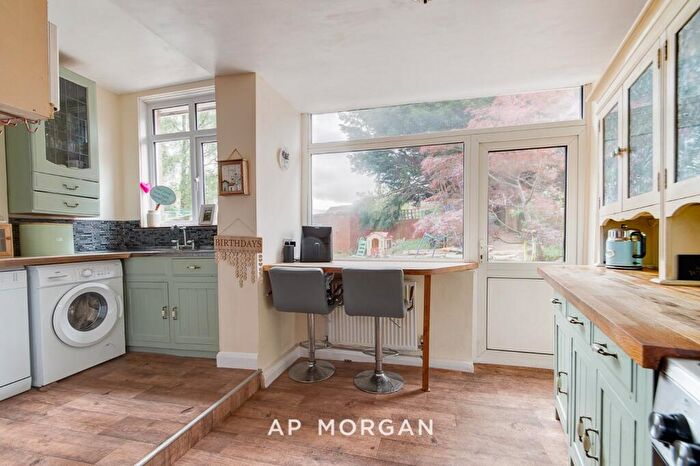 3 Bedroom Semi-Detached House For Sale In Haldon Grove, Birmingham, West Midlands, B31