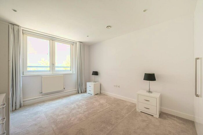 2 Bedroom Flat To Rent In The Panoramic, Hampstead, London, NW3