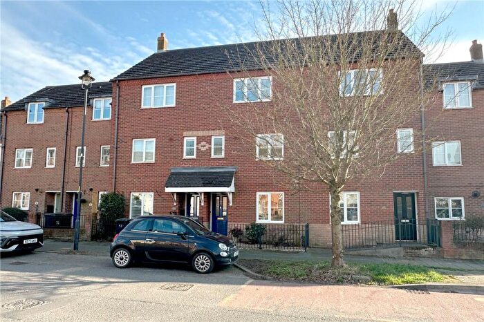 3 Bedroom Town House For Sale In Spruce Road, Nuneaton, CV10