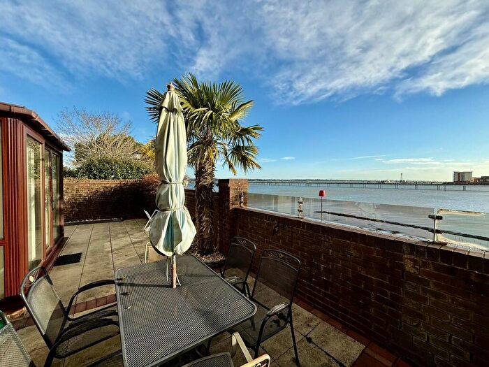 3 Bedroom End Of Terrace House For Sale In Shamrock Way, Hythe, Southampton, SO45