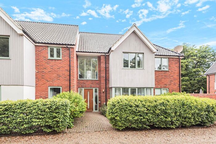 2 Bedroom Flat For Sale In Low Maintenance Apartment Near Wells Quay, NR23