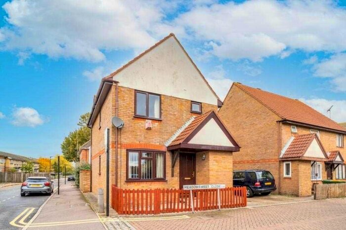 4 Bedroom Terraced House To Rent In Meadowsweet Close, Canning Town, E16