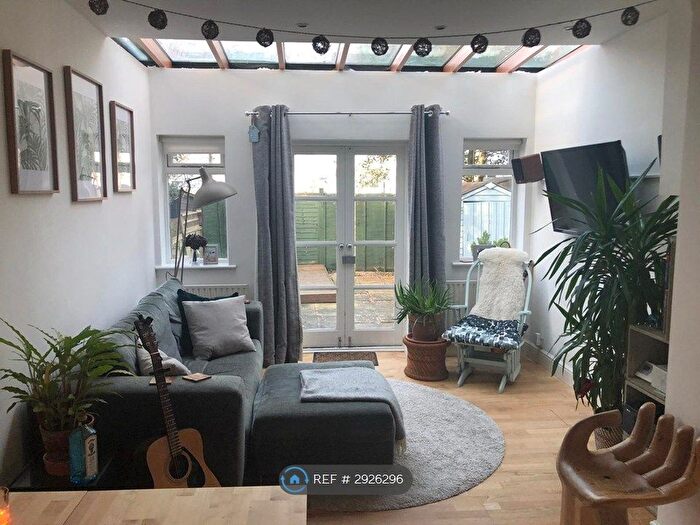 2 Bedroom Flat To Rent In Streatham, London, SW16
