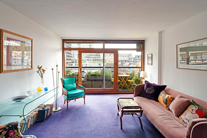 2 Bedroom Apartment For Sale In Thomas More House Iv, Barbican, London, EC2