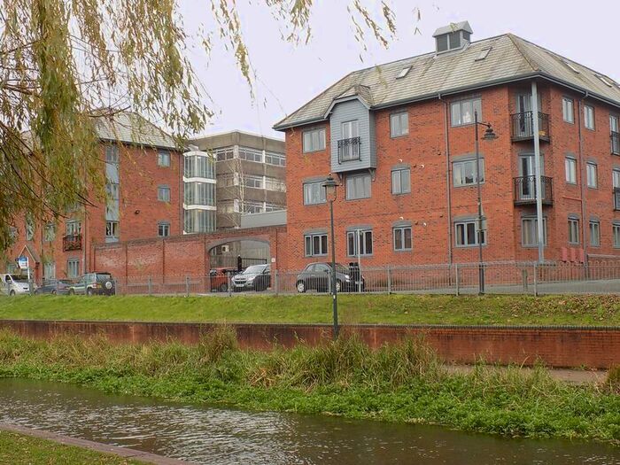 2 Bedroom Flat To Rent In South Street, Stafford, ST16