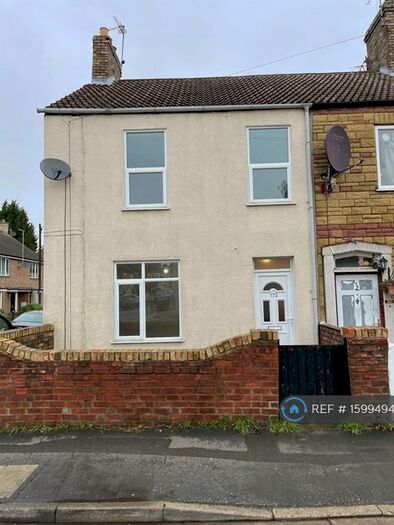 2 Bedroom End Of Terrace House To Rent In Queens Walk, Peterborough, PE2