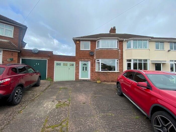 3 Bedroom Property To Rent In Chapel Avenue, Brownhills, Walsall, WS8