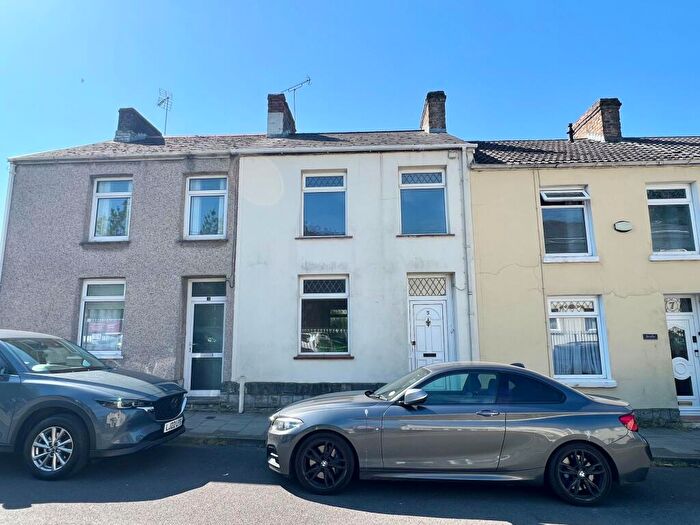 3 Bedroom Terraced House For Sale In South Street, Bridgend, CF31