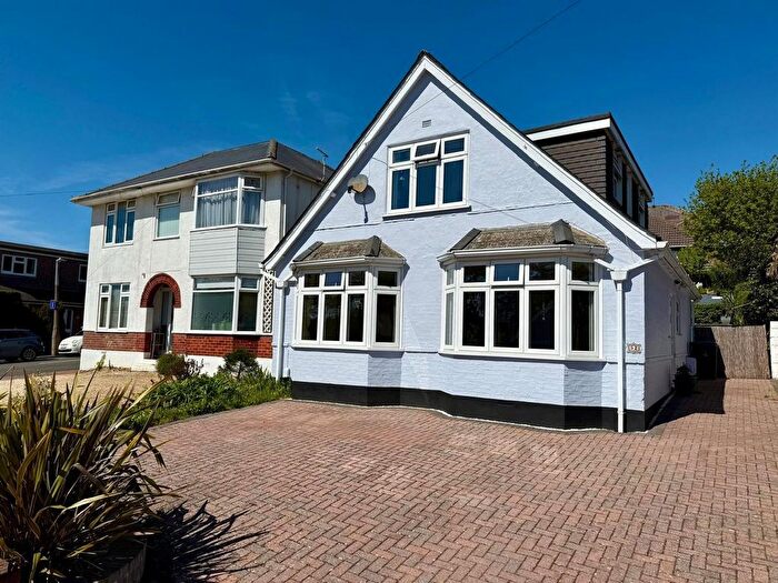 3 Bedroom Chalet For Sale In Guest Avenue, Branksome, BH12