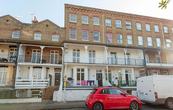 1 Bedroom Flat To Rent In Adrian Square, Westgate, Kent, CT8