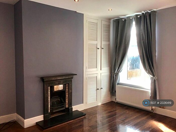 4 Bedroom Terraced House To Rent In North Lodge Avenue, Harrogate, HG1