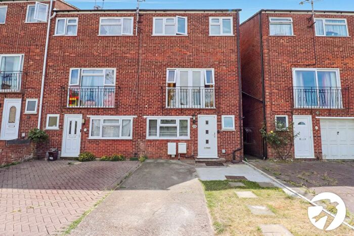 4 Bedroom Terraced House For Sale In Regent Square, Belvedere, DA17