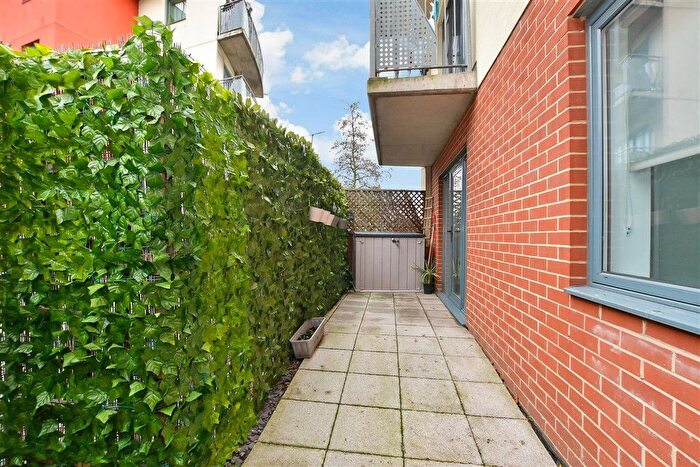 1 Bedroom Flat For Sale In Spring Place, Barking, Essex, IG11