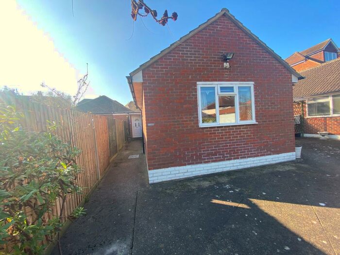 1 Bedroom Flat To Rent In King Charles Road, Surbiton, KT6