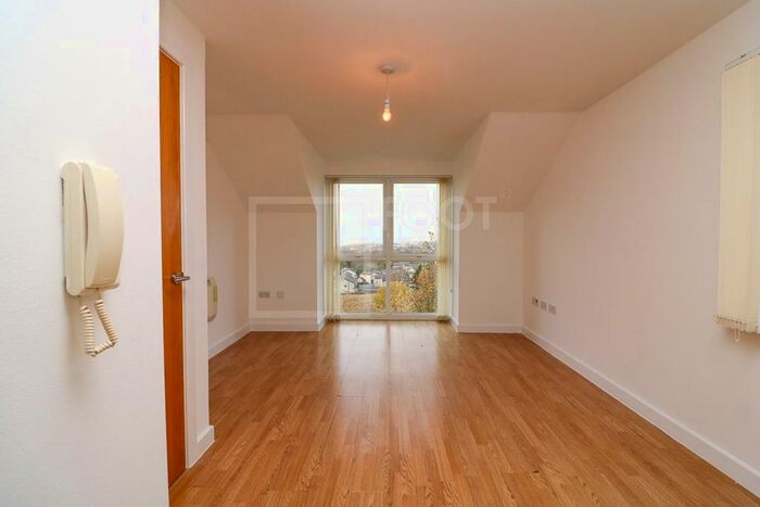 1 Bedroom Flat To Rent In Lunar Apartments, Bradford BD3