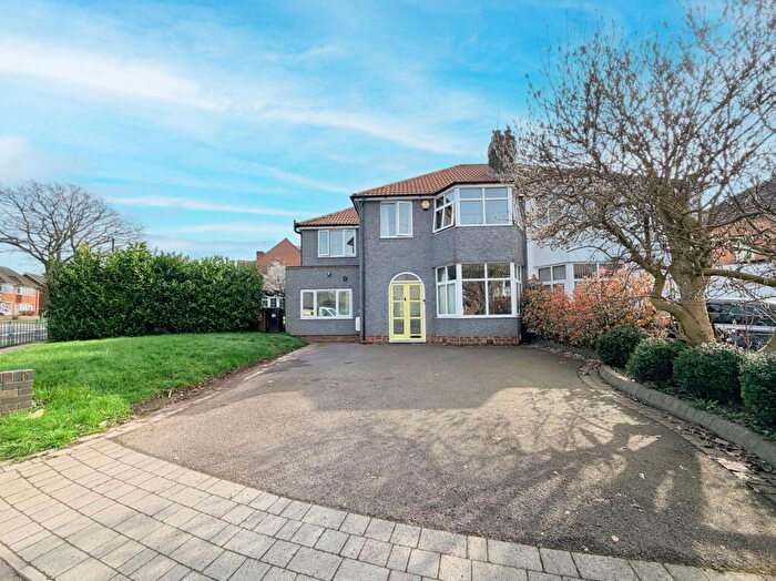 4 Bedroom Semi Detached House For Sale In Richmond Road, Solihull, B92