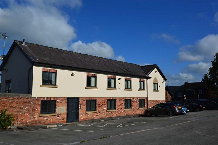 1 Bedroom Flat To Rent In Canal Street, Macclesfield, SK10