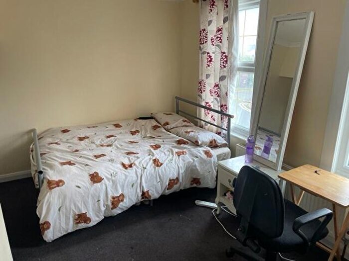 1 Bedroom Terraced House To Rent In Chesterman Street, Reading, Berkshire, RG1