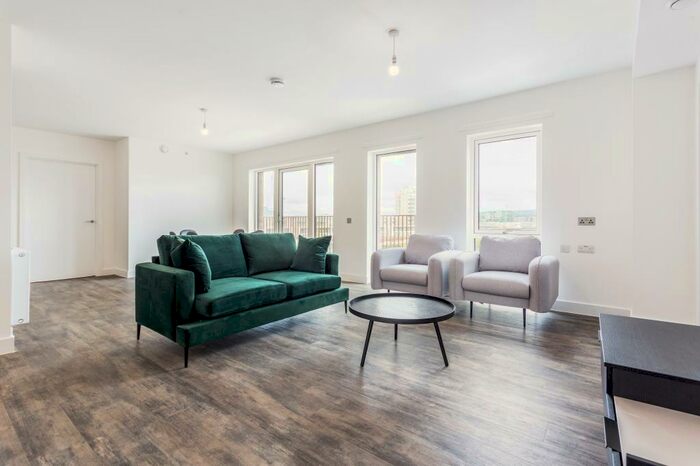 3 Bedroom Apartment To Rent In Newham London, E16