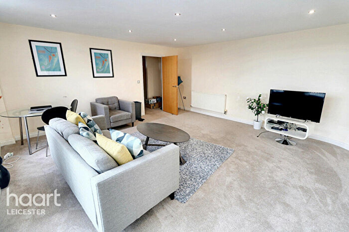 1 Bedroom Apartment For Sale In Watkin Road, Leicester, LE2