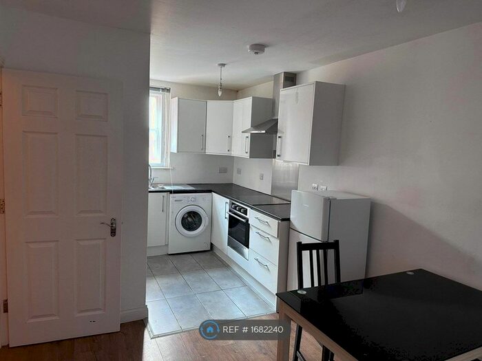 1 Bedroom Flat To Rent In Princess Road Westreet, Leicester, LE1