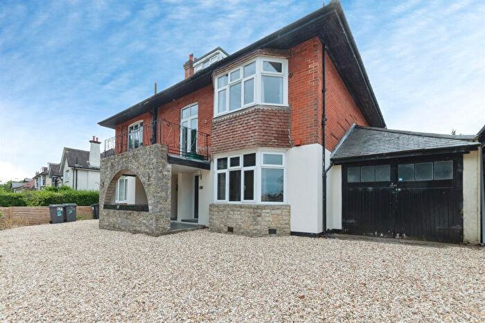 1 Bedroom Apartment For Sale In Queens Park South Drive, Bournemouth, BH8