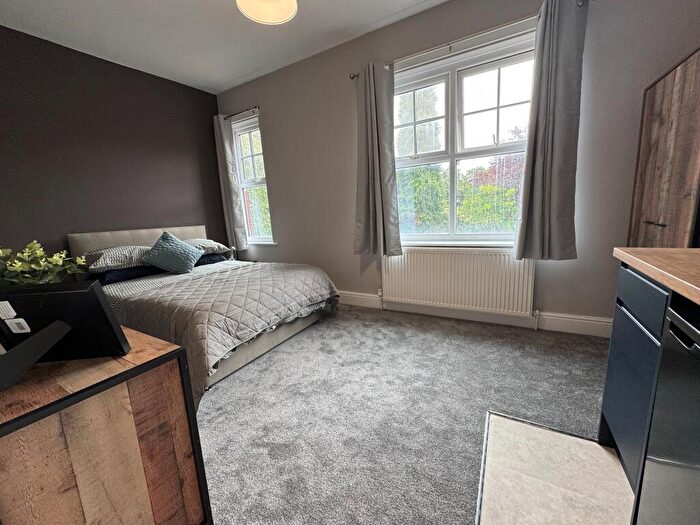 1 Bedroom Flat To Rent In Queens Avenue, Tunstall, ST6