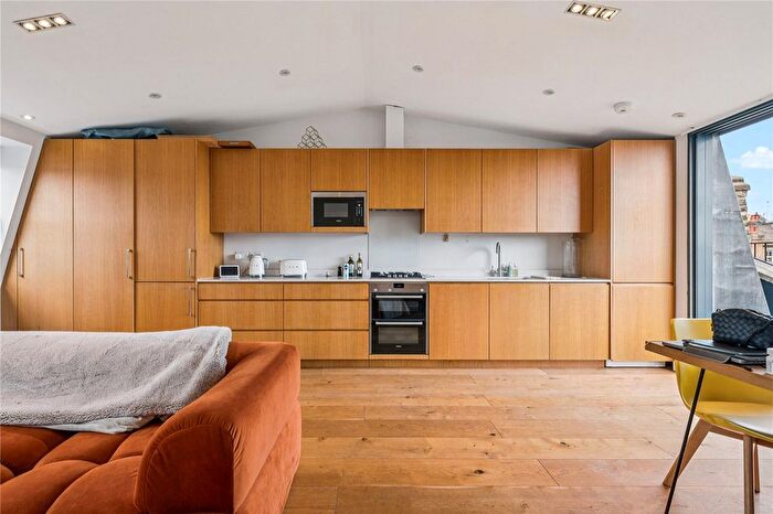 2 Bedroom Flat For Sale In Chalcot Road, Primrose Hill, London, NW1