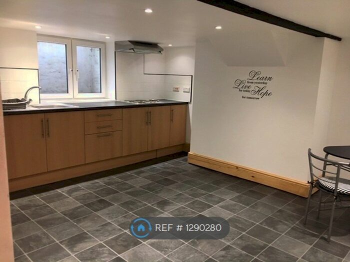 2 Bedroom Terraced House To Rent In Dean Street, Halifax HX4