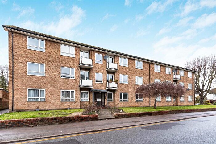 2 Bedroom Apartment For Sale In Worcester Road, Sutton, SM2