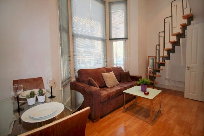 Studio To Rent In Cheniston Gardens, High Street Kensington, W8