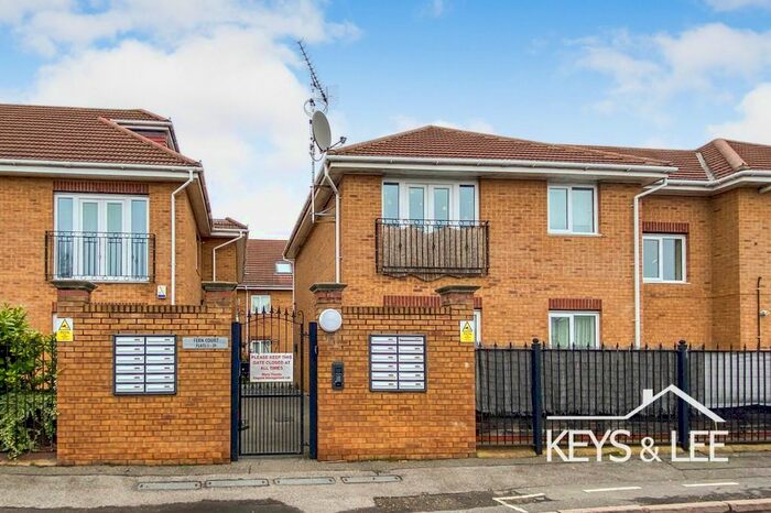 1 Bedroom Flat To Rent In Fern Court, Lodge Lane, Romford, RM5