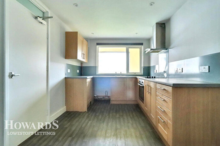 2 Bedroom Flat To Rent In St Peters Street, Lowestoft, NR32