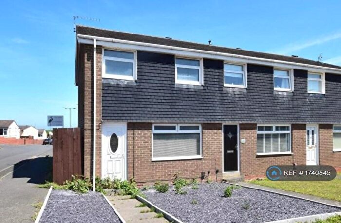 3 Bedroom End Of Terrace House To Rent In Lanivet Close, Sunderland, SR2