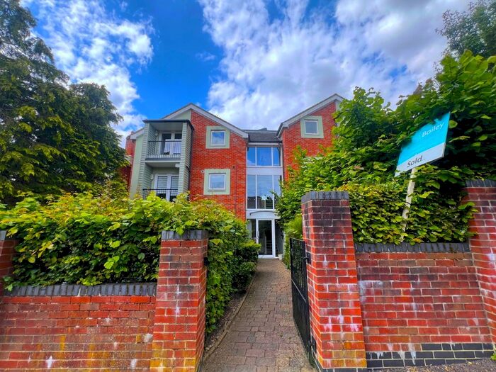 2 Bedroom Flat To Rent In Spring Road, Southampton, Hampshire, SO19