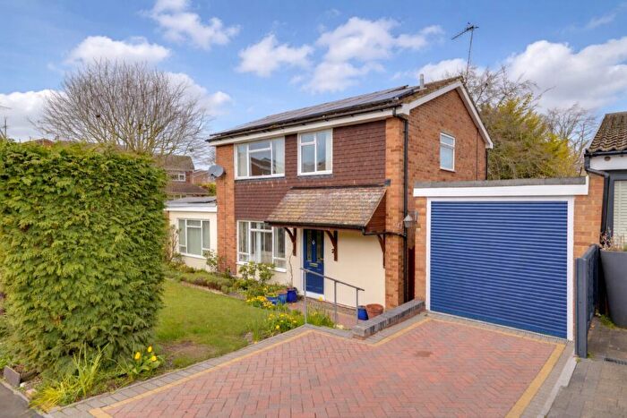 3 Bedroom Detached House For Sale In Lingfield Road, Royston, SG8