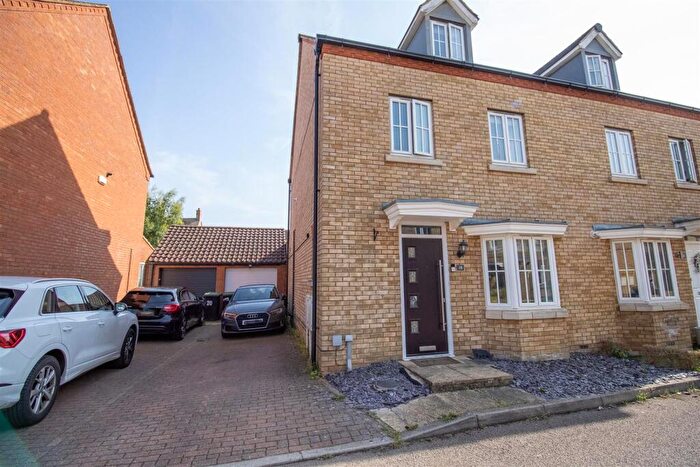 4 Bedroom Semi-Detached House For Sale In Bluebell Drive, Lower Stondon, Henlow, SG16