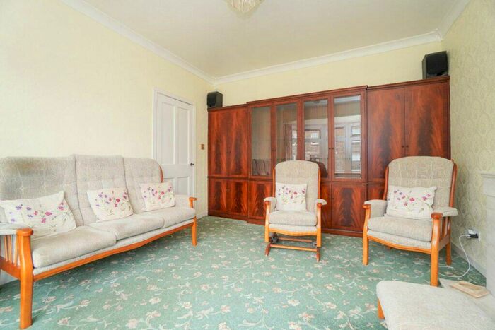 2 Bedroom Detached Bungalow For Sale In Maxwell Street, High Dalmuir, G81