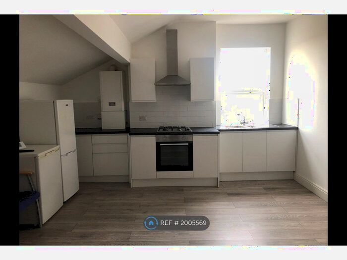 1 Bedroom Flat To Rent In Crosby Street, Stockport, SK2