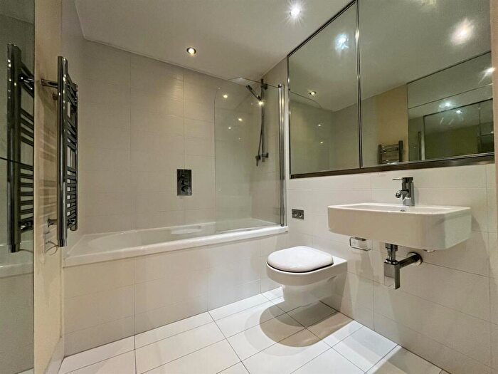 2 Bedroom Apartment To Rent In Spectrum, Block, Blackfriars Road, M3